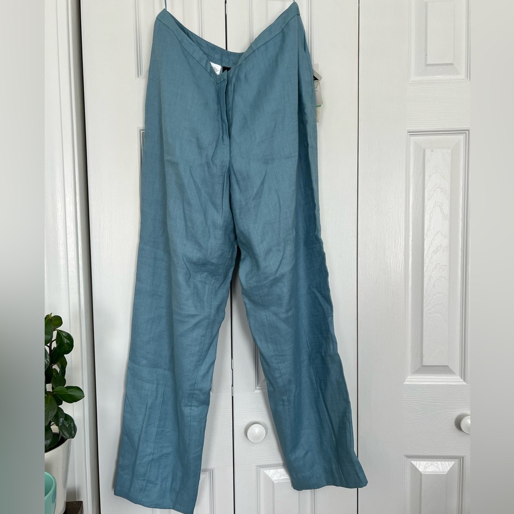 Jones New York Blue Chinos Relaxed Fit size 8 linen like.